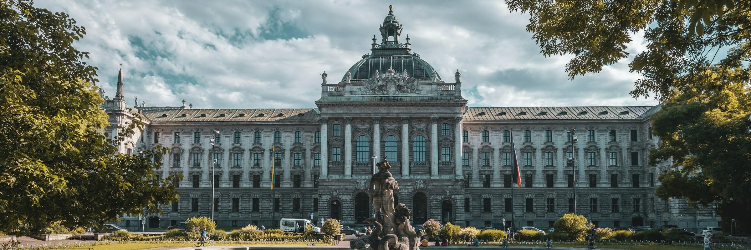 Bayerischer Justizpalast