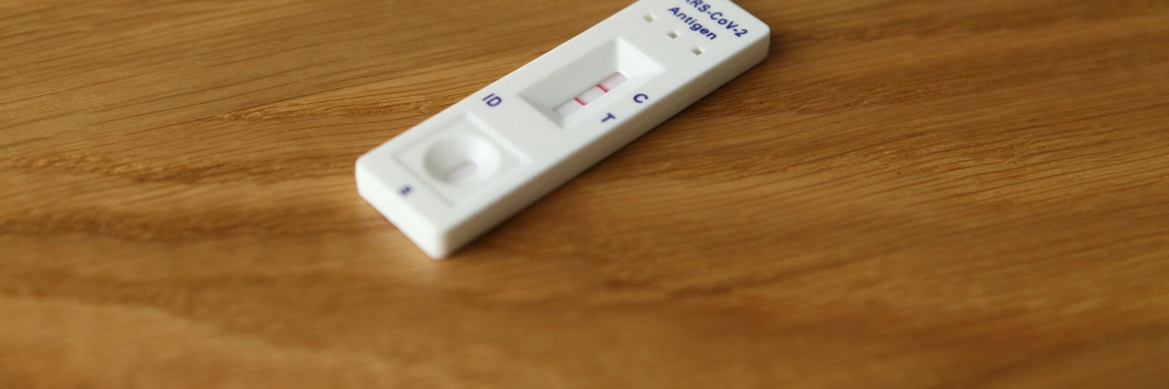 Corona-Test mit positivem Testergebnis